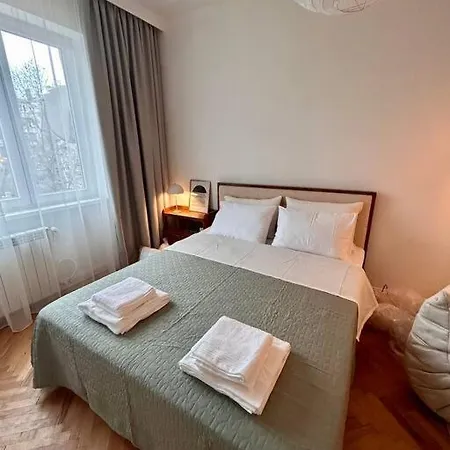 Chic Urban Retreat Apartment