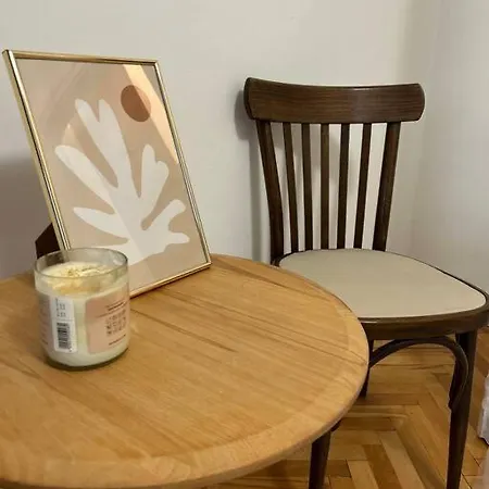 Chic Urban Retreat Апартамент София