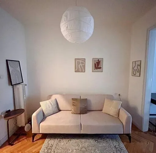 Chic Urban Retreat *